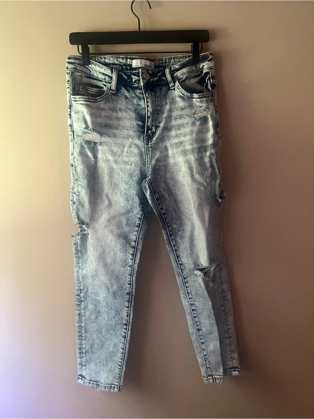 Women's Acid Wash Distressed Boyfriend Jeans - Light Blue